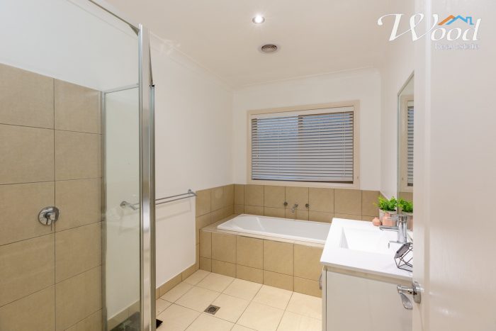 24 Gabrielle Ct, Lavington NSW 2641, Australia