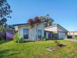 27 Marlin Ave, Eden NSW 2551, Australia