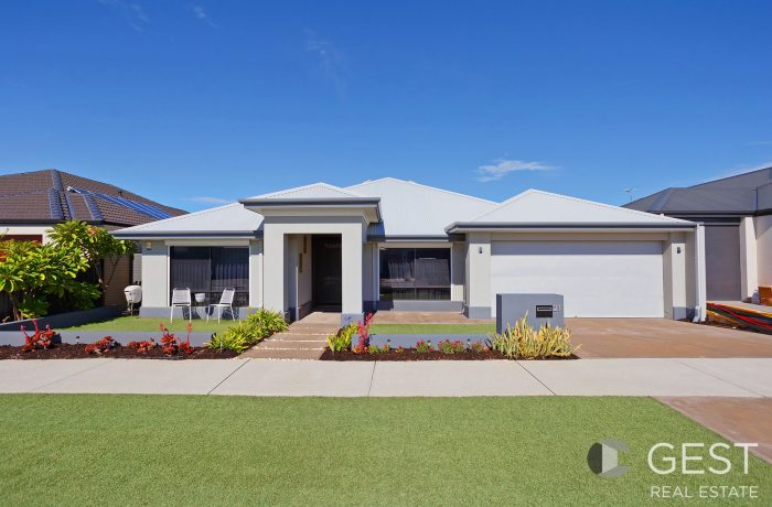 21 Saverne Way, Landsdale WA 6065, Australia