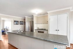 5 Plumeria Rise, Sinagra WA 6065, Australia