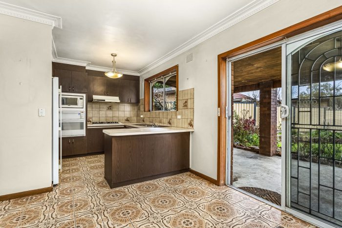 30 Barbara Cres, Avondale Heights VIC 3034, Australia