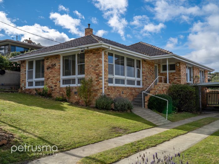 3 Boatta Rd, Lindisfarne TAS 7015, Australia