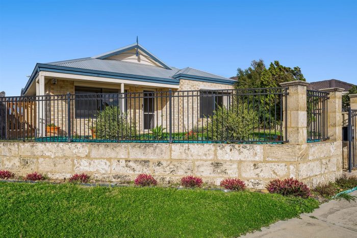 15 Moorlinch St, Butler WA 6036, Australia