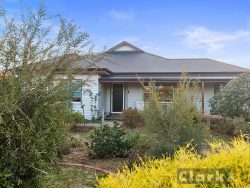 19 Chenery St, Mansfield VIC 3722, Australia