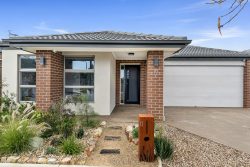 12 Edson Rd, Mickleham VIC 3064, Australia