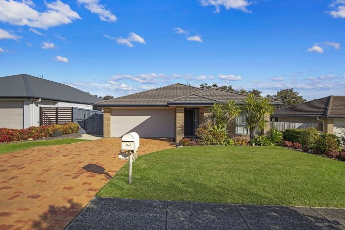 19 Snapdragon Cres, Hamlyn Terrace NSW 2259, Australia