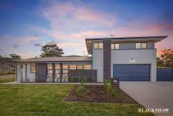 1/3 Hiles Pl, Kambah ACT 2902, Australia