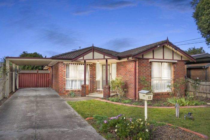 13 Henry Dr, Altona Meadows VIC 3028, Australia