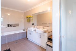 20 Torbin Pl, Tomerong NSW 2540, Australia