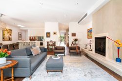 19 Brookville Rd, Toorak VIC 3142, Australia