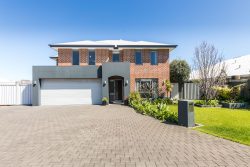 36 Coogee Rd, Munster WA 6166, Australia