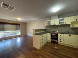 2/734 East St, East Albury NSW 2640, Australia