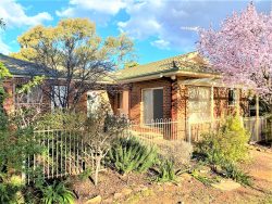 2/14B Gordon Ave, Griffith NSW 2680, Australia