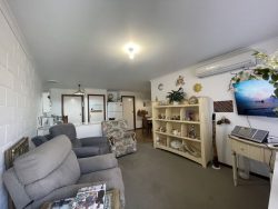 4/618 Hague St, Lavington NSW 2641, Australia