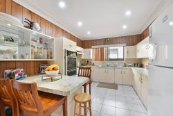 21 Narelle Cres, Greenacre NSW 2190, Australia