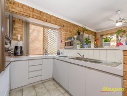 16/6 Lester Dr, Thornlie WA 6108, Australia