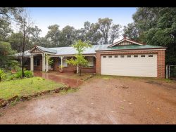 11 Protector Grove, Roleystone WA 6111, Australia