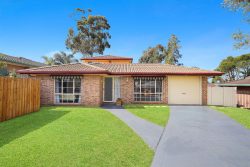 39 Bottlebrush Dr, Glenning Valley NSW 2261, Australia