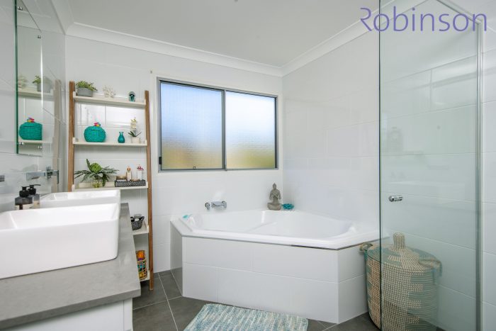 51 Rembrandt Dr, Merewether Heights NSW 2291, Australia