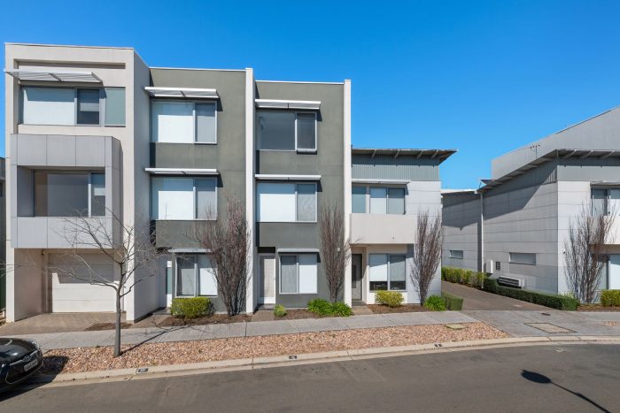 Unit 9/7 St Kitts Pl, Mawson Lakes SA 5095, Australia