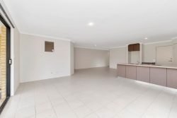 6 Westaway Rd, Pinjarra WA 6208, Australia