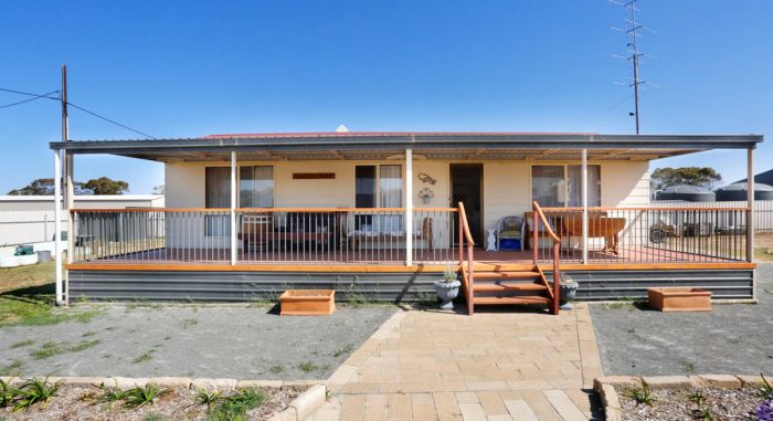 8 Acland St, Blanchetown SA 5357, Australia