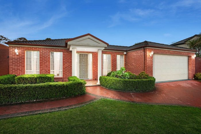 4 Arundel St, Croydon VIC 3136, Australia