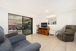 20 Colisa Cres, Regents Park QLD 4118, Australia