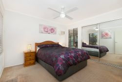 20 Colisa Cres, Regents Park QLD 4118, Australia