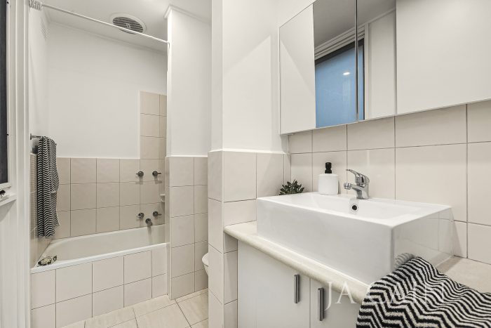 Unit 1/8 Cooloongatta Rd, Camberwell VIC 3124, Australia