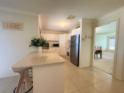 9 Hargreaves Cres, Young NSW 2594, Australia