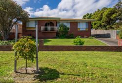 54 Hillman St, Spencer Park WA 6330, Australia