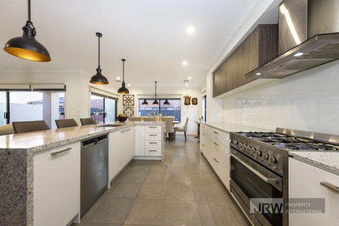 13 Grassbird St, Clyde North VIC 3978, Australia