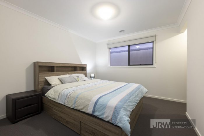 13 Grassbird St, Clyde North VIC 3978, Australia