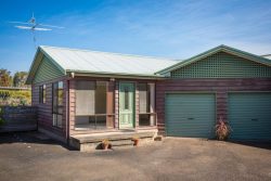 2/18 Narregol St, Pambula NSW 2549, Australia