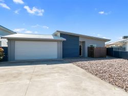 32 Seaview Ct, Stansbury SA 5582, Australia