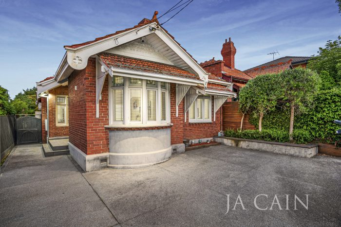 214 Burke Rd, Glen Iris VIC 3146, Australia