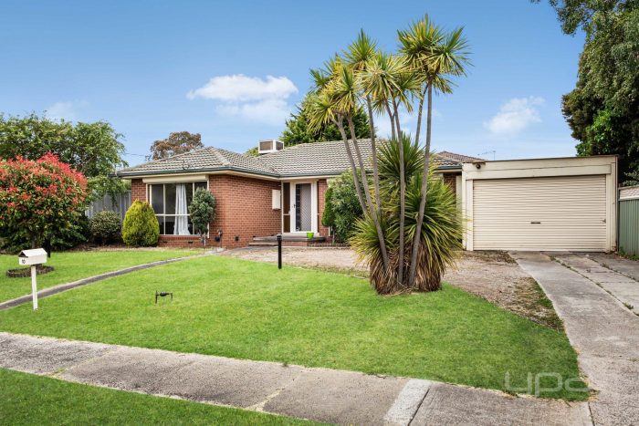 10 Clarke Dr, Gladstone Park VIC 3043, Australia