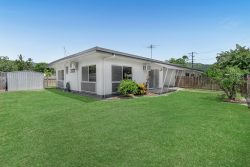 Unit 1/1 Kauri St, Manoora QLD 4870, Australia