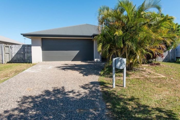 5 Moreton Dr, Rural View QLD 4740, Australia