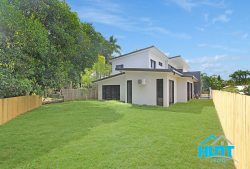 3 Rockton Pl, Mooroobool QLD 4870, Australia