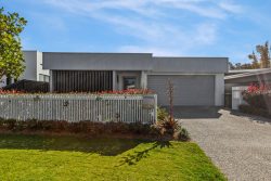 6 Sea Eagle Court, Casuarina NSW 2487, Australia