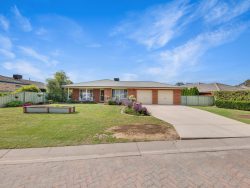 20 The Grove, Thurgoona NSW 2640, Australia