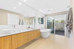 15 Alice St, Mount Martha VIC 3934, Australia