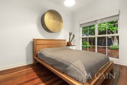 1/2 Somerset Rd, Glen Iris VIC 3146, Australia