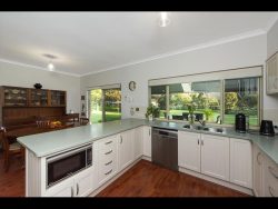 22 Easterbrook Rd, Wattle Grove WA 6107, Australia