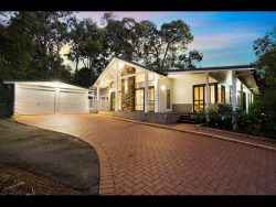 141 Holden Rd, Roleystone WA 6111, Australia