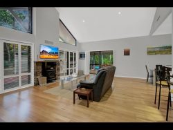 141 Holden Rd, Roleystone WA 6111, Australia