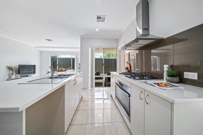 4 Kinder St, Aveley WA 6069, Australia