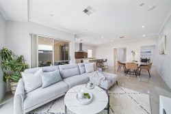 4 Kinder St, Aveley WA 6069, Australia